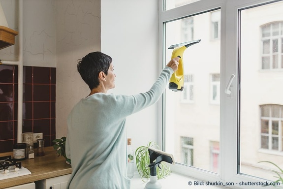  Fensterputzsauger in Anwendung