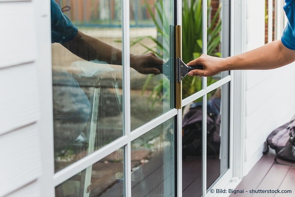 Fenster mit Sprossen streifenfrei putzen
