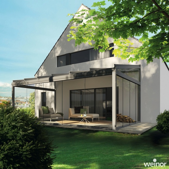 Terrassendach aus Glas passt sich unscheinbar ans Haus an