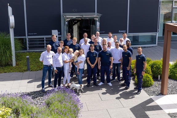 Teamfoto von der Mettler GmbH mit allen Mitarbeitenden